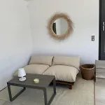 Holiday home Le Mazet, Dependance Au Coeur De La Garrigue Nimes