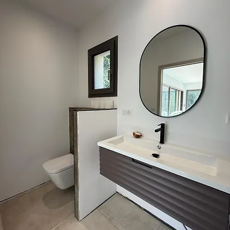 Holiday home Le Mazet, Dependance Au Coeur De La Garrigue *