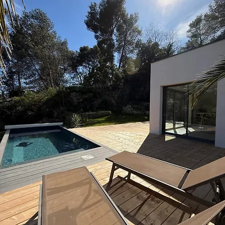 Holiday home Le Mazet, Dependance Au Coeur De La Garrigue